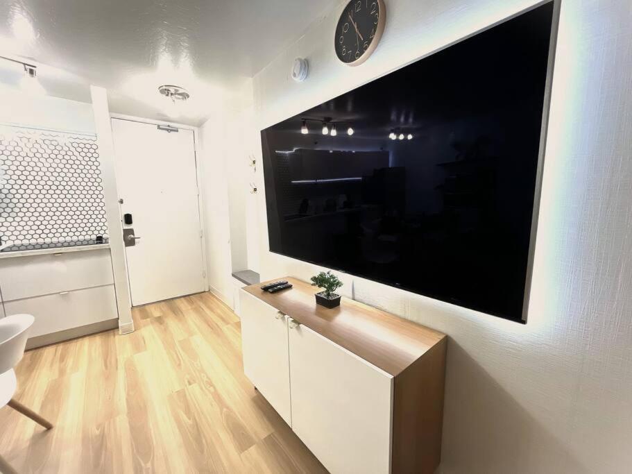 Huge Patio Washerdryer 1 Bedroom Banyan Free Parking 5 Min To Beach Honolulu Esterno foto
